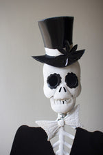 Artistic Metal Skeleton Couple – Hand-Painted Day of the Dead Set