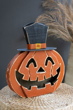 smiling pumpkin decoration