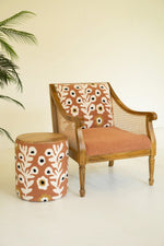 Round hand-tufted accent table