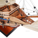 Decorative Mayflower Ship – Hand-Built Colonial Era Sailing Vessel