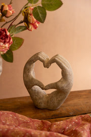 Neutral Resin Heart Sculpture – Decorative Accent