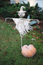 Kalalou Sturdy Rustic Halloween Scarecrow Yard Stake – Distressed Metal