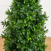 UV-resistant green boxwood tree for indoor and outdoor décor
