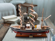 RRS Discovery 26 Inch – Detailed Wooden Model Ship – Collector Gift Display