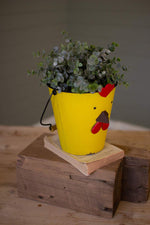 Kalalou CHYK1164 Painted Metal Chick Planter